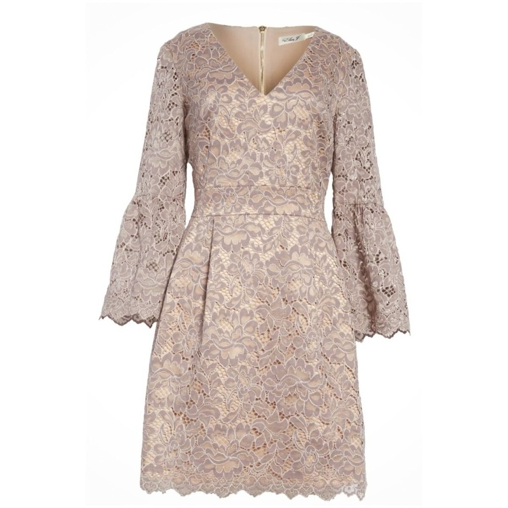 Elegant Lace Dress with Floral Pattern - Picture 10 of 10